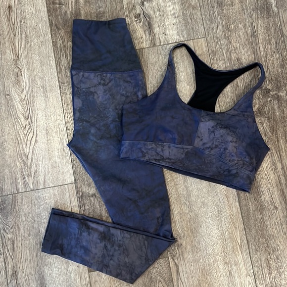 Zella Workout Set - large top med bottom - Picture 3 of 6